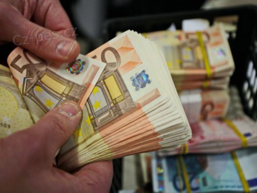 seri�zn� nab�dka pujcky.