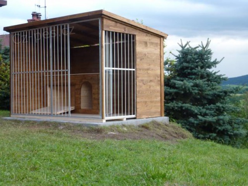 Kotec v ty�i s boudou