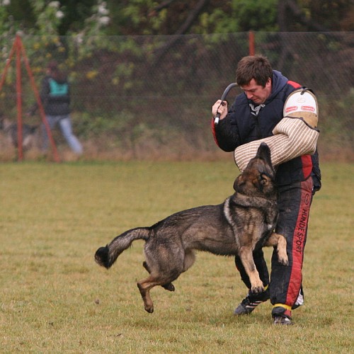  Val��k�v memori�l